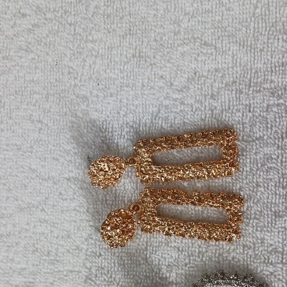 WOMEN'S Geometric Chunky Drop Silver and Gold Earring Set. Set of 2. - Picture 4 of 12